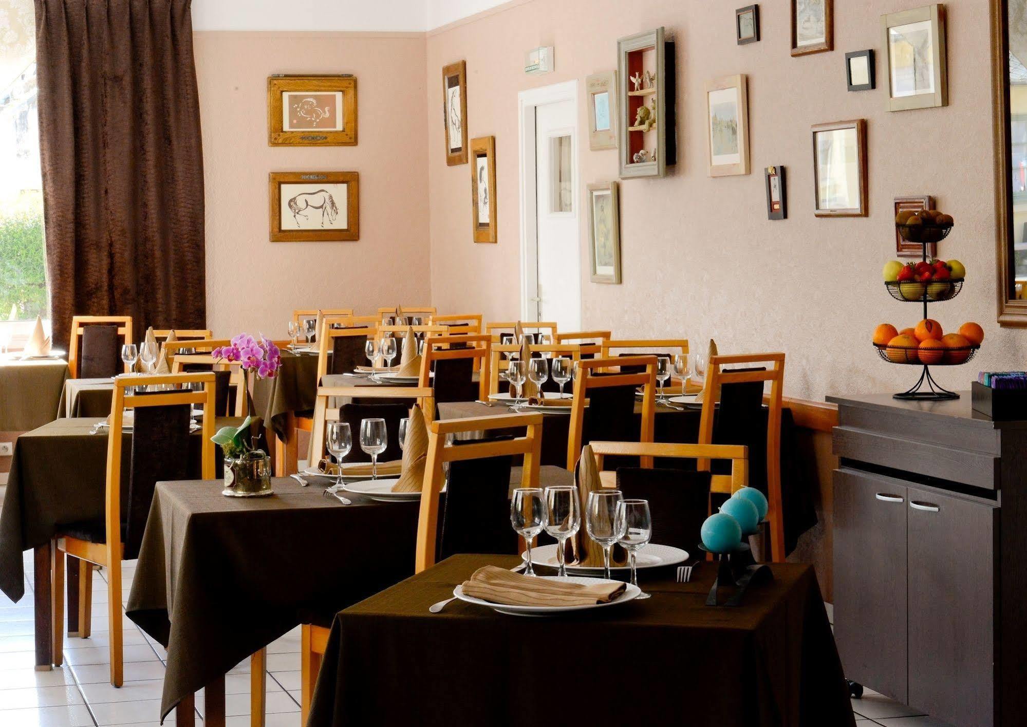 Logis Hotel Restaurant De France Isigny-sur-Mer Exterior photo